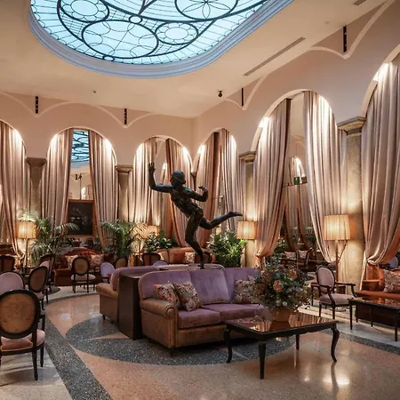 Отель Grand Et De - The Leading Of The World 5*