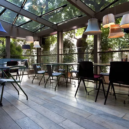 Grand Et De - The Leading Of The World